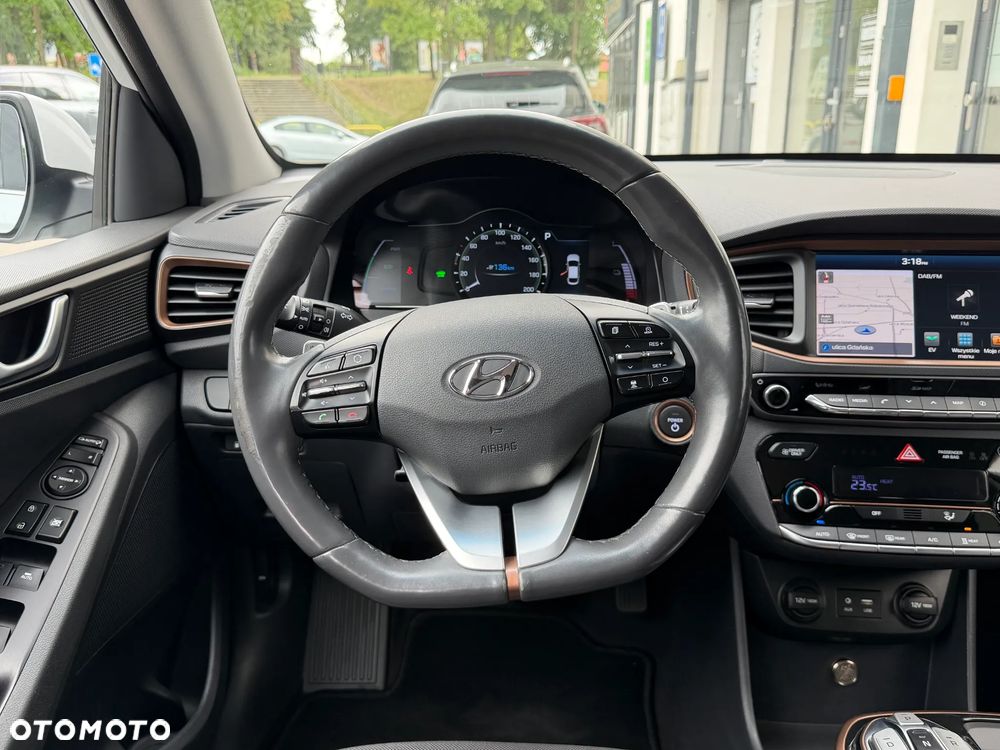 Hyundai IONIQ - 15