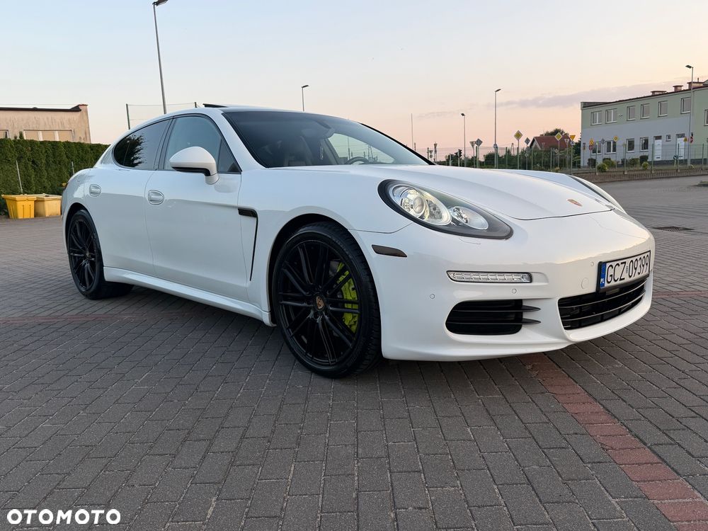 Porsche Panamera 4 Edition - 32