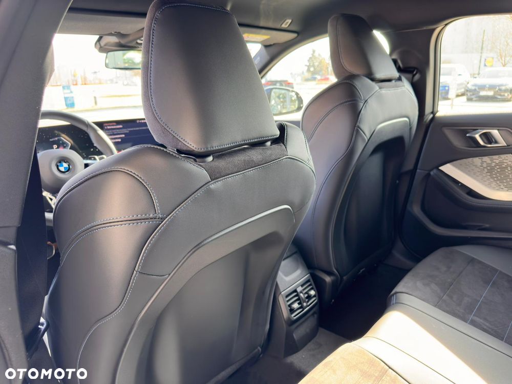 BMW Seria 2 220i mHEV - 29