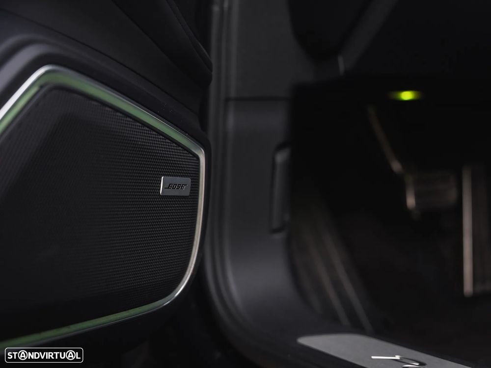 Porsche Panamera 4 E-Hybrid - 36
