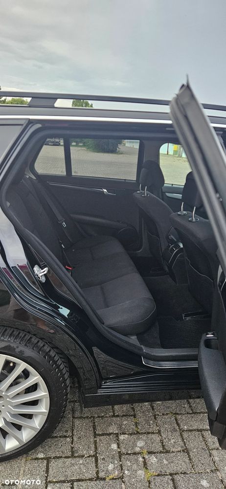 Mercedes-Benz Klasa C 180 CGI Automatik BlueEFFICIENCY - 13