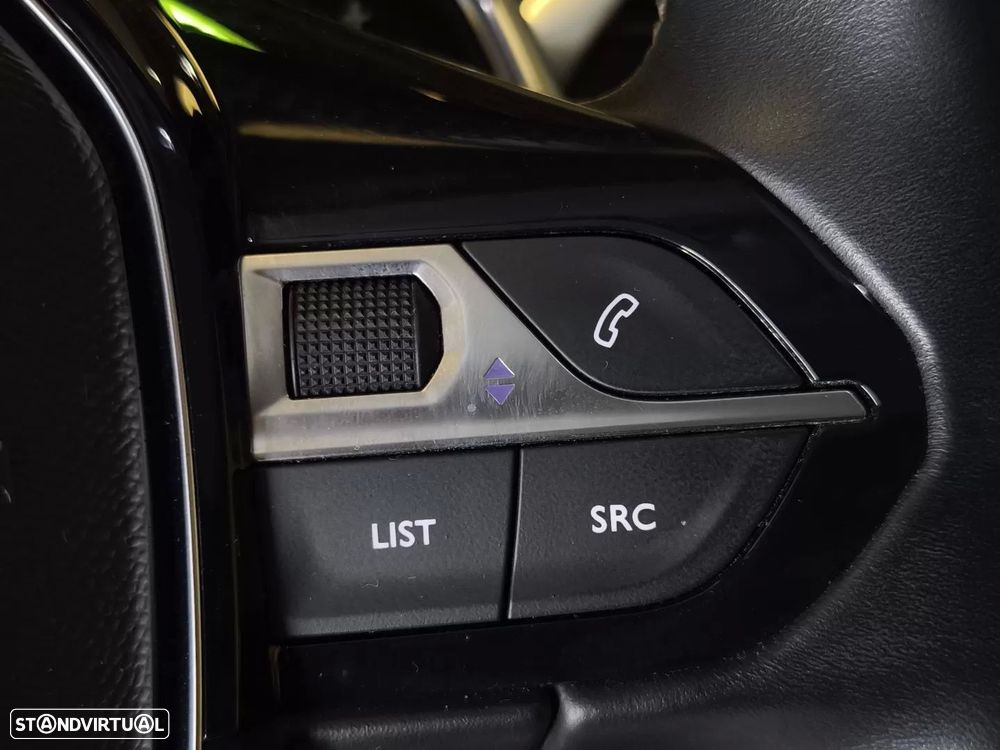 Peugeot 3008 PureTech 130 Stop & Start GPF EAT8 Allure Pack - 27