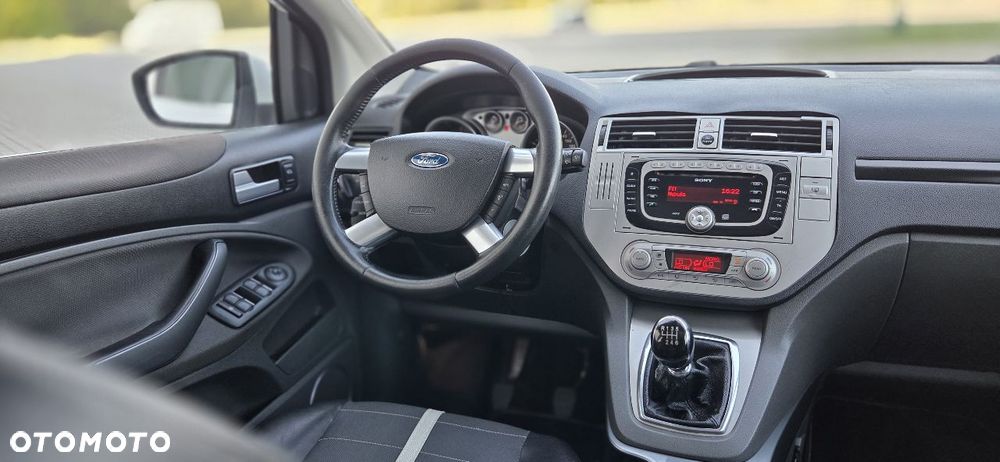 Ford Kuga 2.0 TDCi 4x4 Titanium - 27