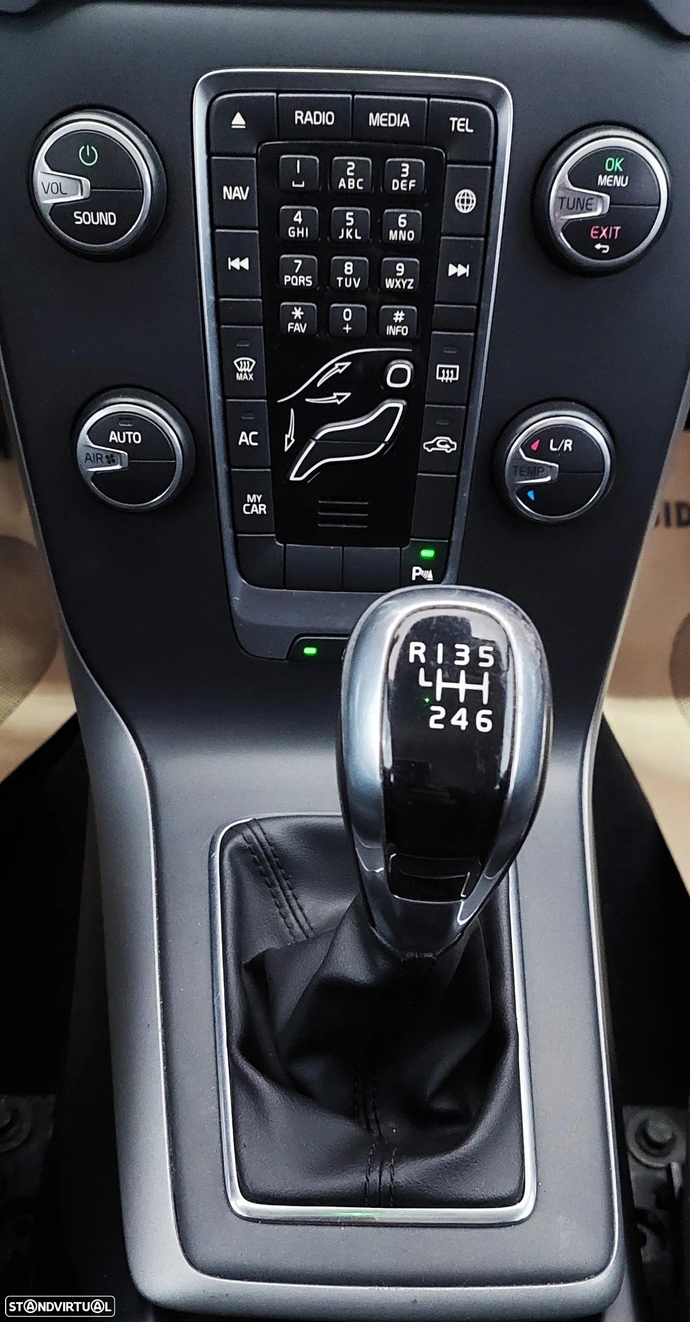 Volvo V40 1.6 D2 Eco Momentum - 18
