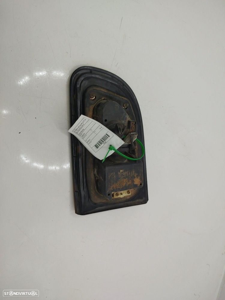 Farolim Stop Esq Mitsubishi L 400 Caixa (Pd_W, Pc_W, Pb_V, Pa_W, Pa_V) - 4