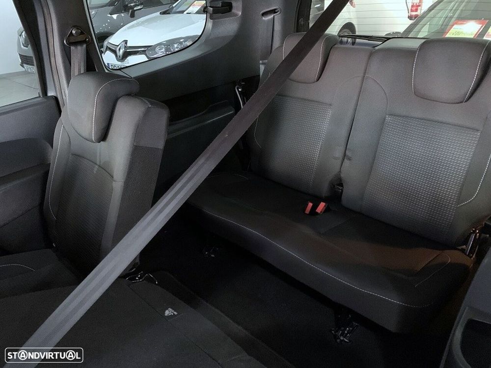 Dacia Lodgy 1.2 TCe Confort 7L - 23