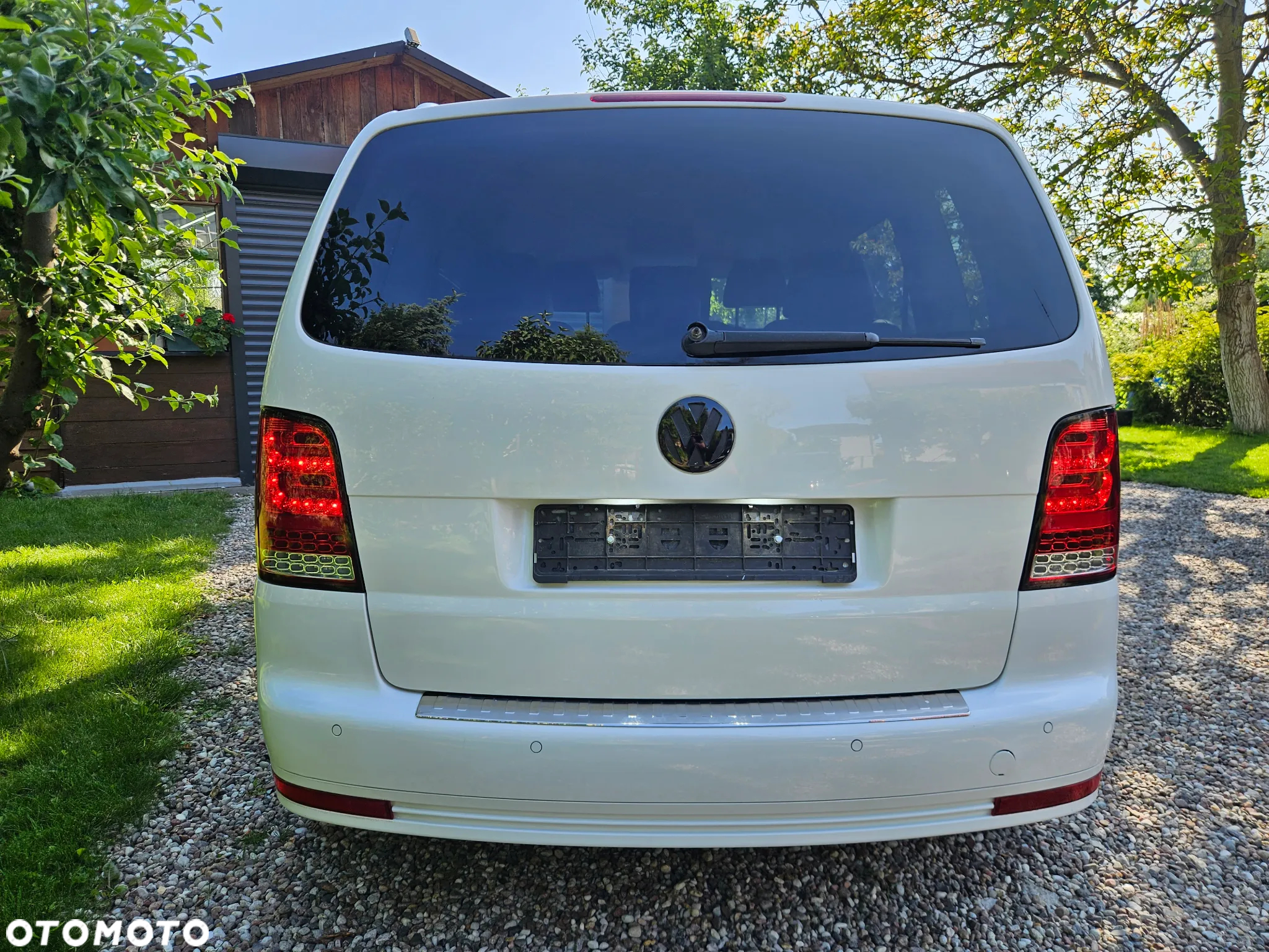 Volkswagen Touran 2.0 TDI DPF R-Line Edition - 26