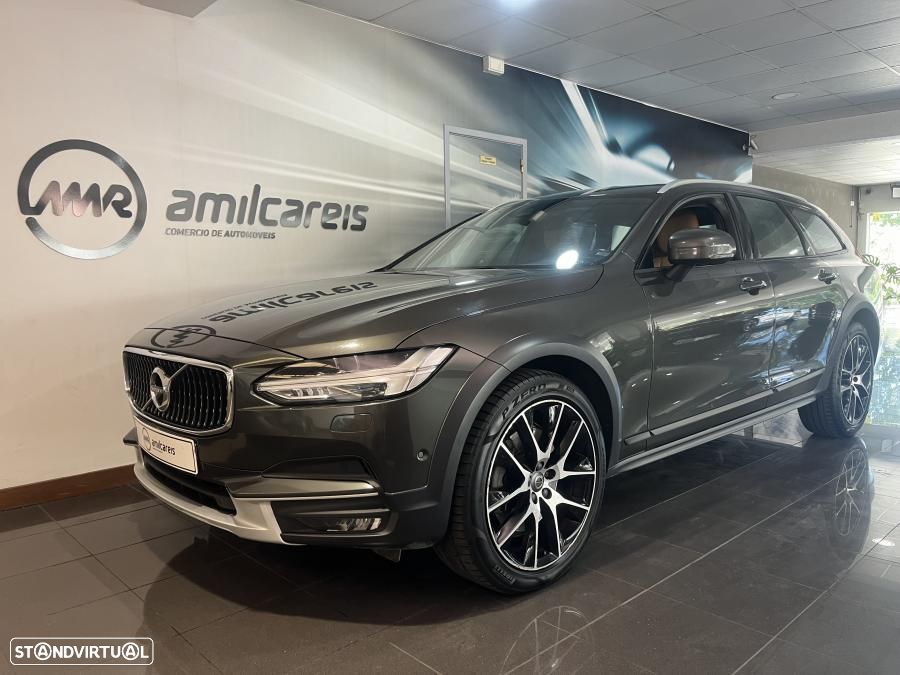 Volvo V90 Cross Country 2.0 D4 Plus AWD Geartronic - 1