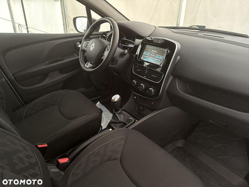 Renault Clio - 23