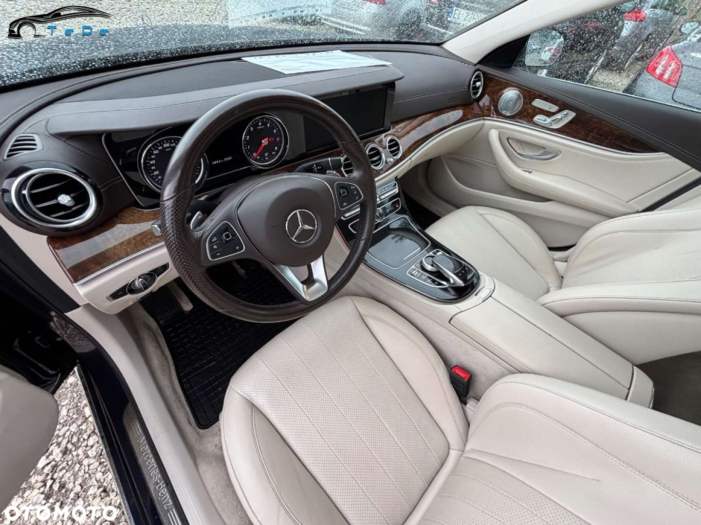 Mercedes-Benz Klasa E 300 9G-TRONIC - 18