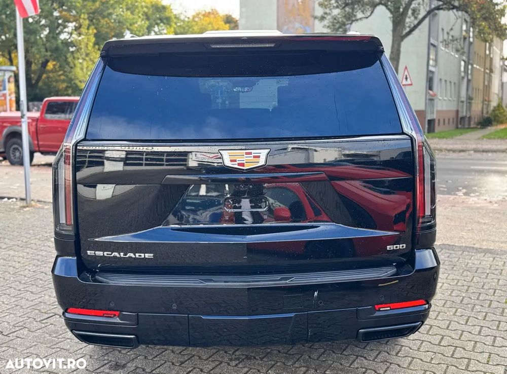 Cadillac Escalade - 7