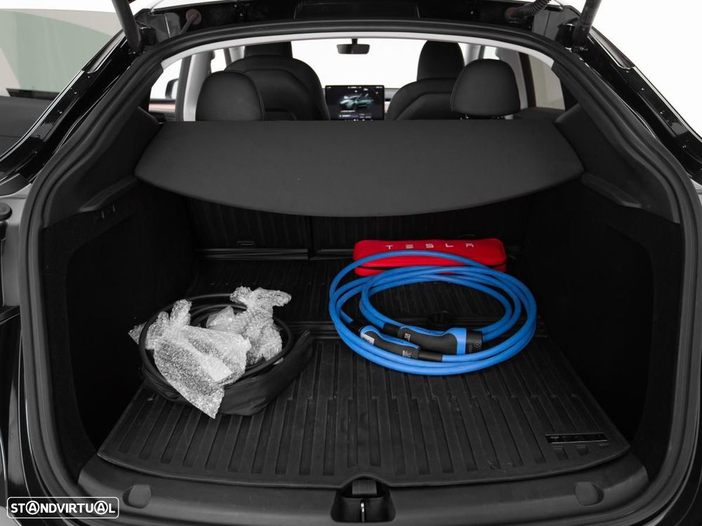 Tesla Model Y Long Range Dual Motor AWD - 14