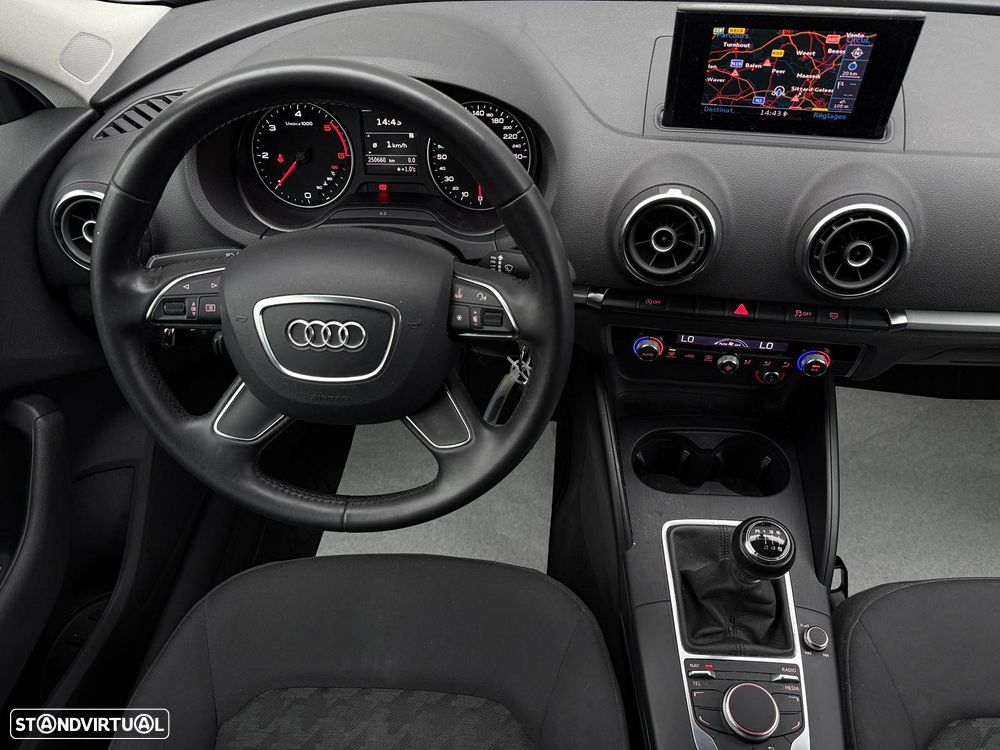 Audi A3 1.6 TDI Attraction - 5