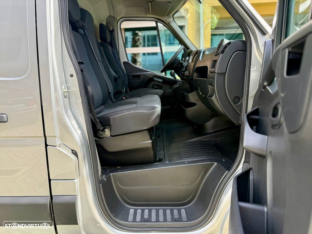 Renault Master 2.3DCI L2H2 135cv 3 Lugares - 5