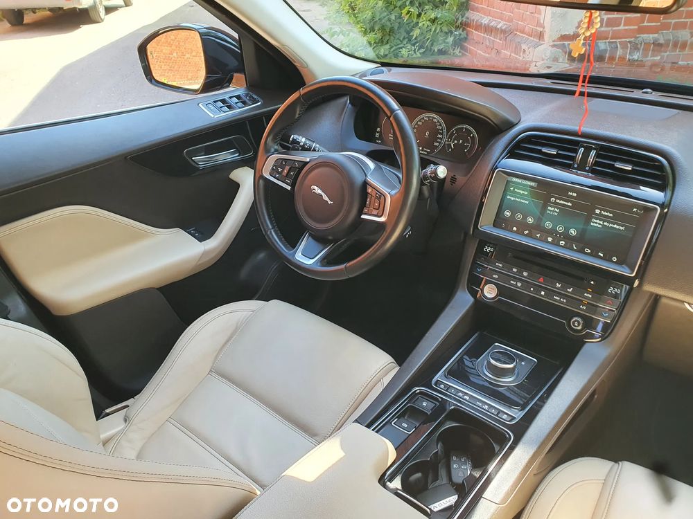 Jaguar F-Pace 20d AWD Prestige - 10