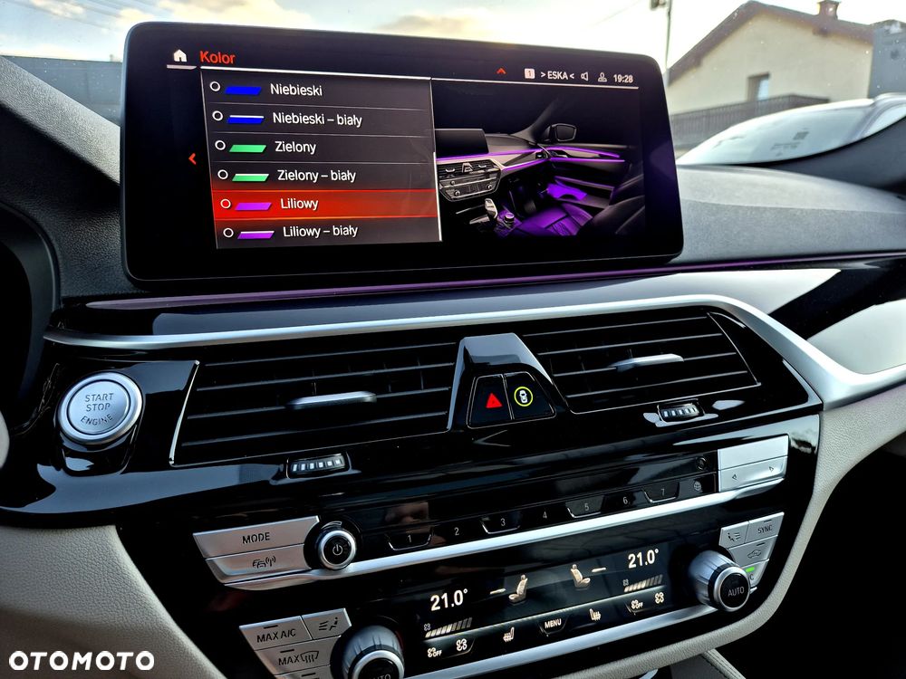 BMW Seria 5 530e xDrive M Sport sport - 28