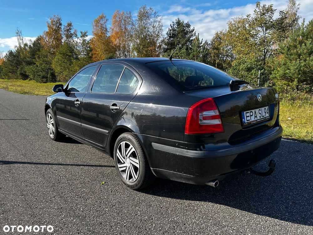 Skoda Octavia 1.6 Ambiente - 5