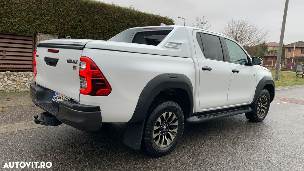 Toyota Hilux 2.8D 204CP 4x4 Double Cab AT GR Sport - 8