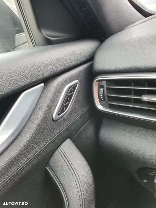 Maserati Levante - 12