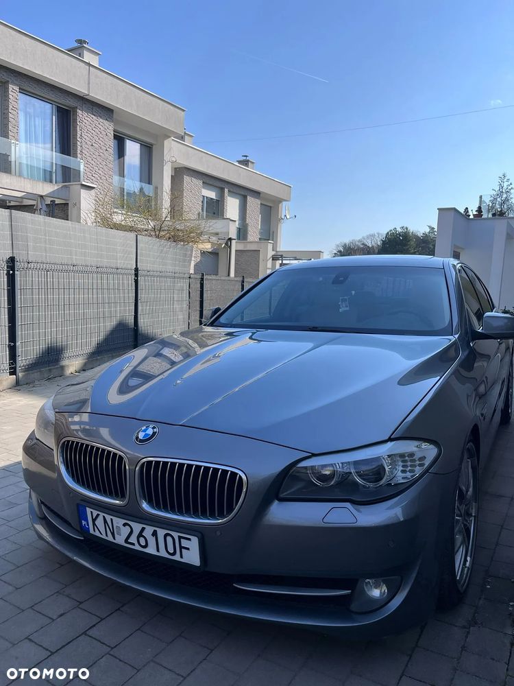 BMW Seria 5 528i xDrive Sport-Aut - 9