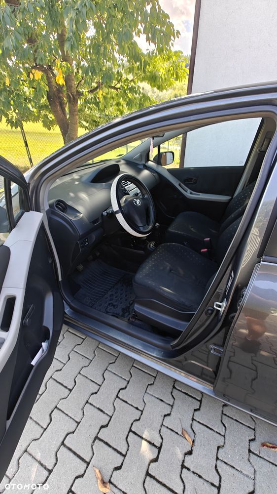 Toyota Yaris - 7