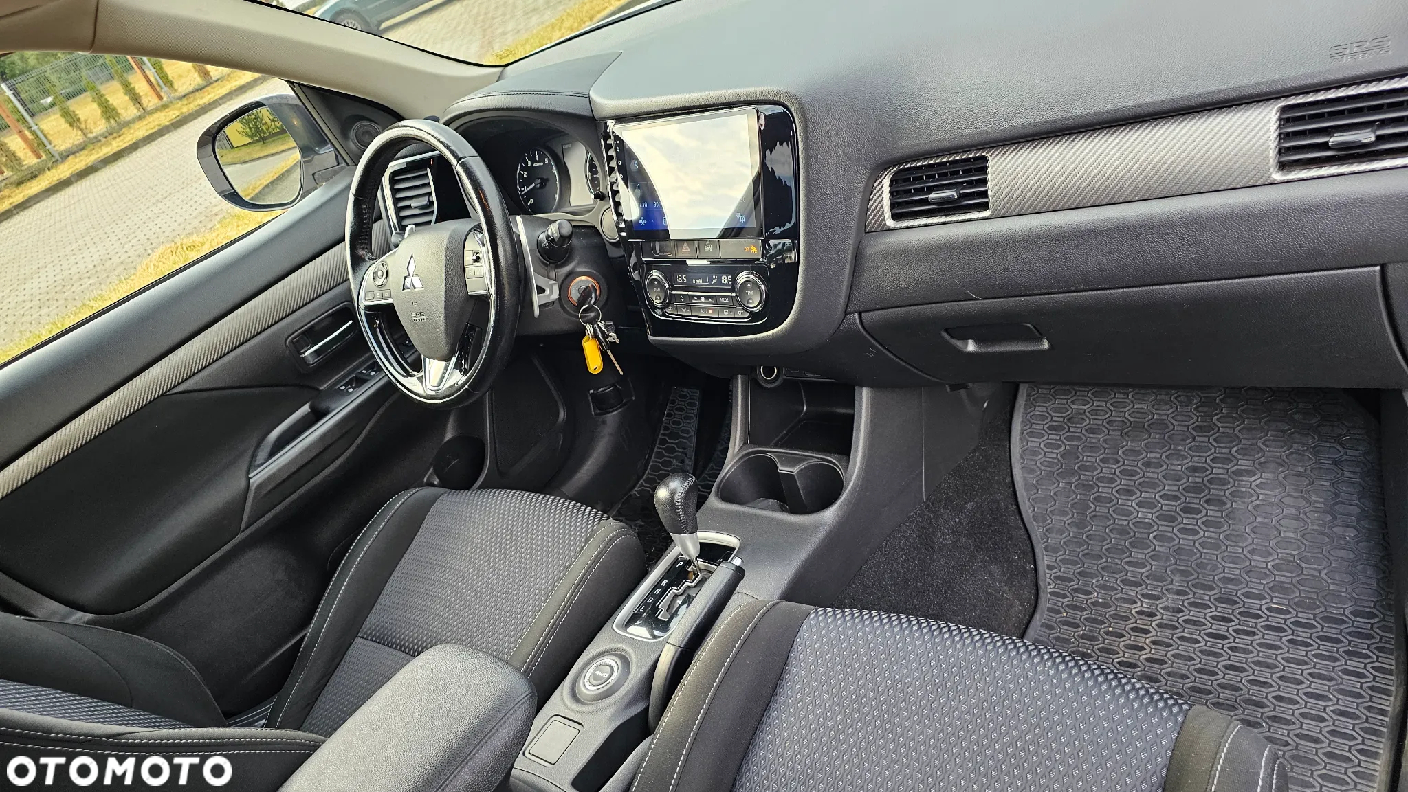 Mitsubishi Outlander 2.0 Instyle Navi 4WD CVT - 33