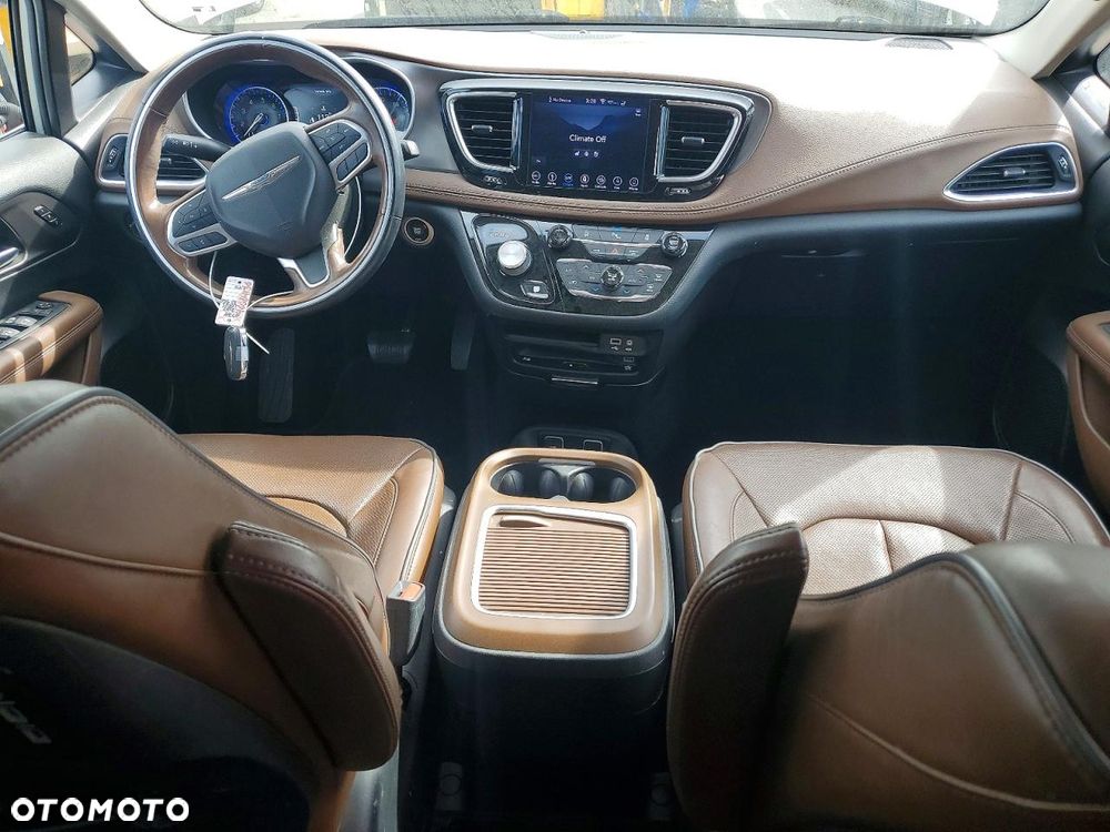 Chrysler Pacifica - 7