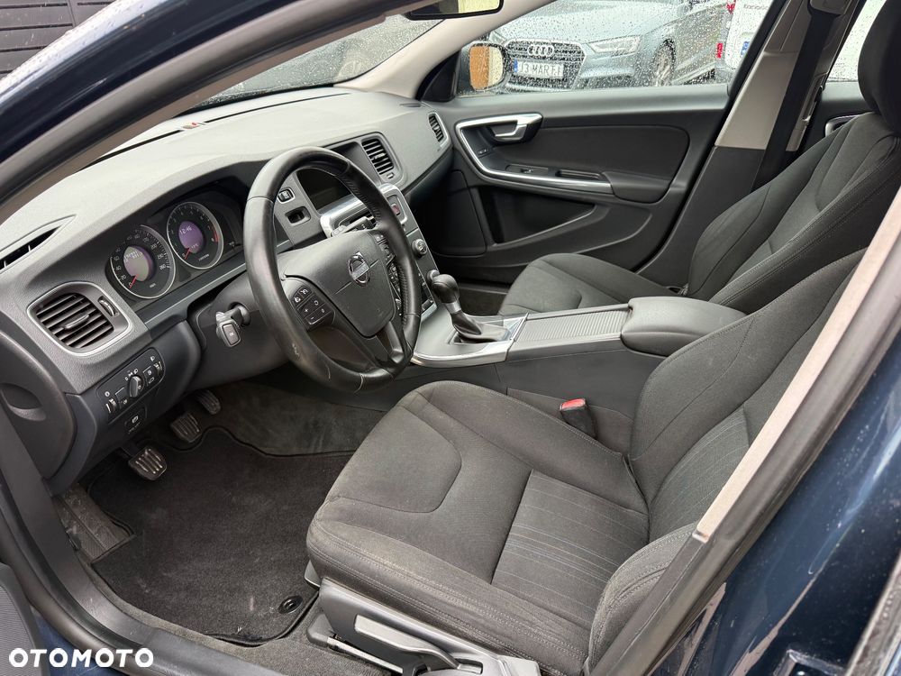 Volvo V60 T3 Edition - 19