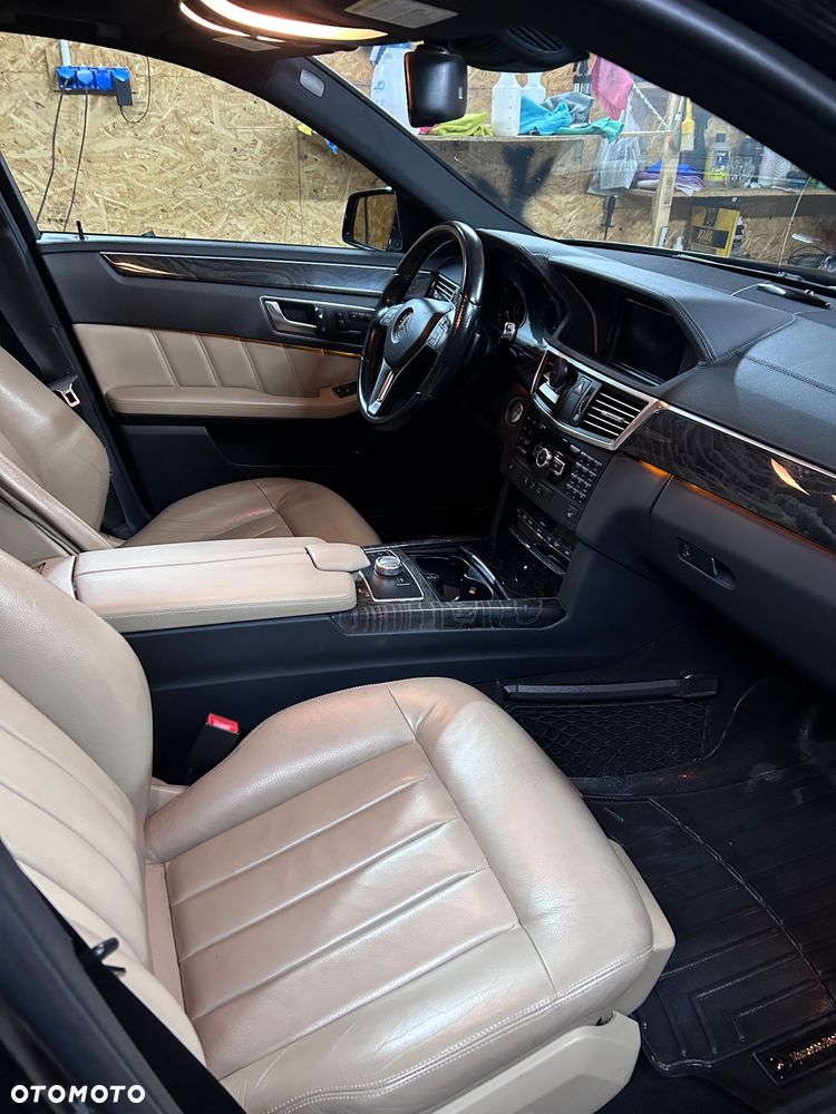 Mercedes-Benz Klasa E 350 4-Matic Classic - 17
