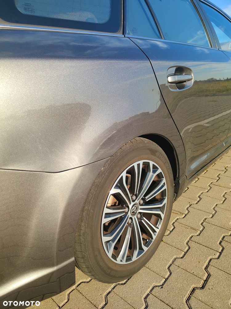 Toyota Avensis 2.0 Sol plus - 6