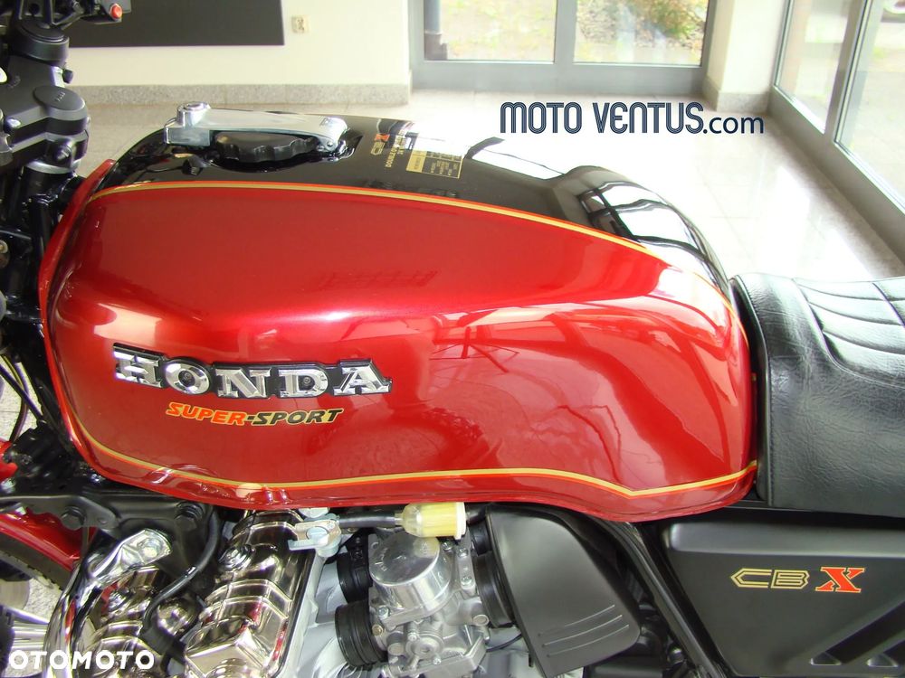 Honda CBX - 12