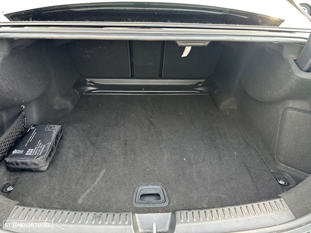 Mercedes-Benz E 220 d - 10