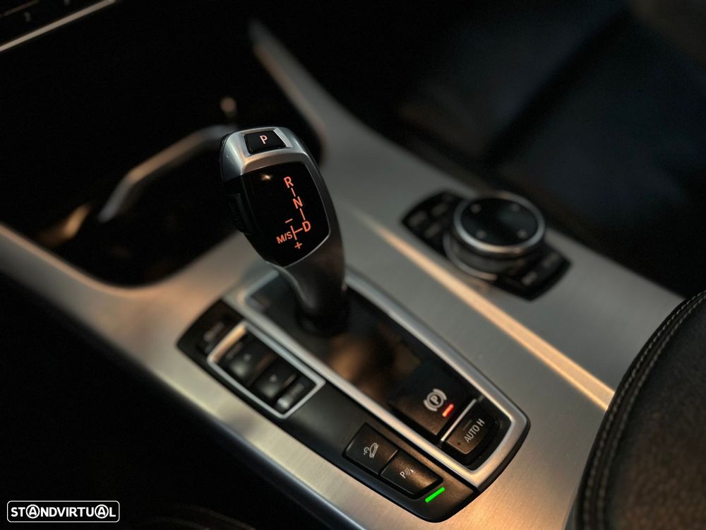 BMW X4 20 d xDrive Auto - 38