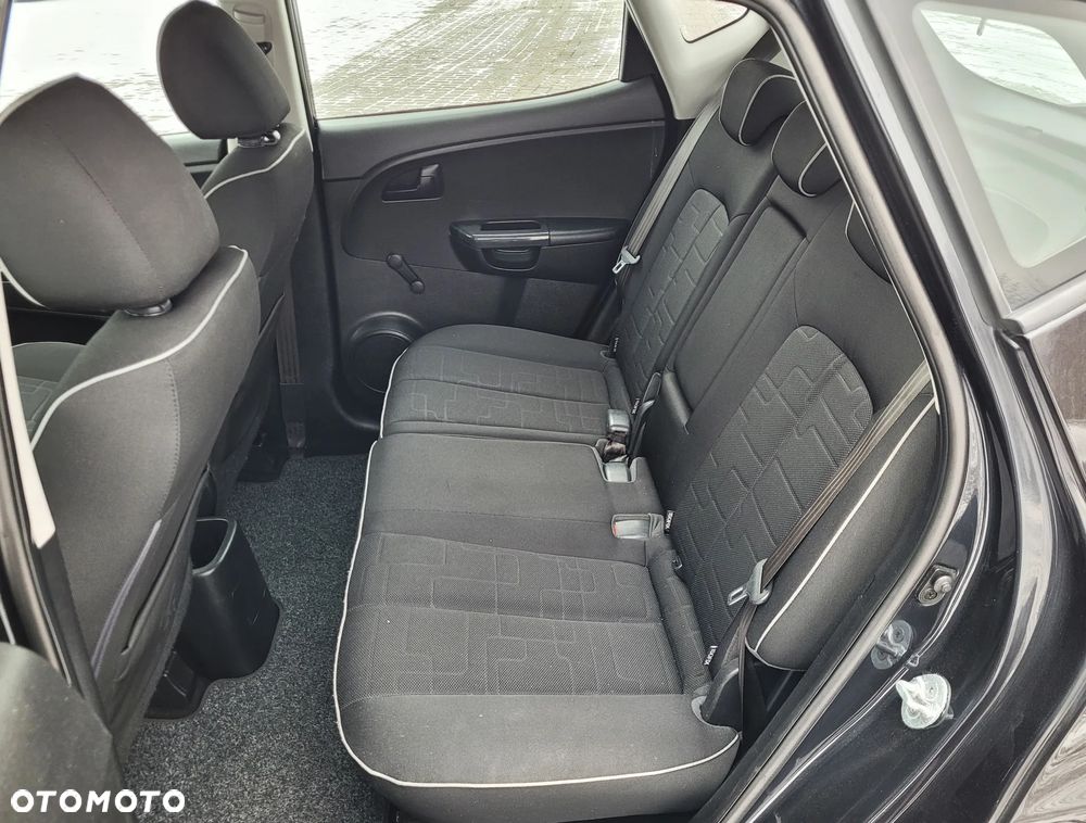 Kia Venga 1.4 CVVT Business Line - 23