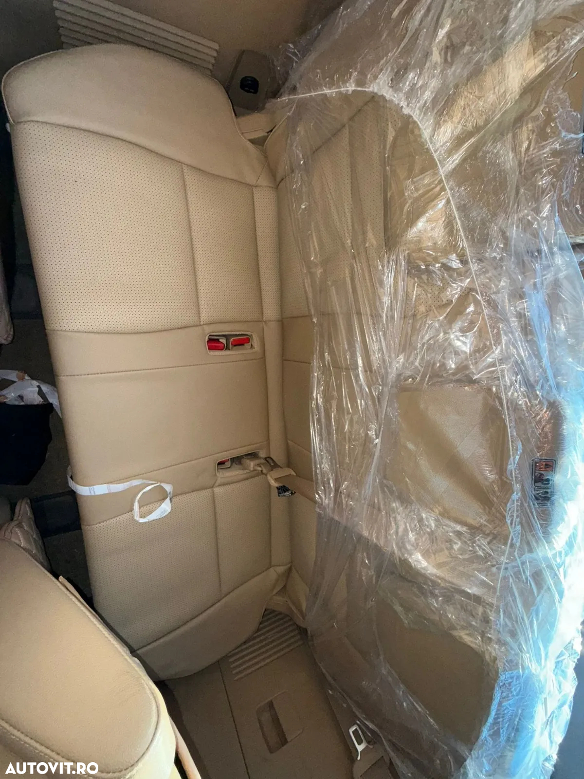 Kia Carnival - 21