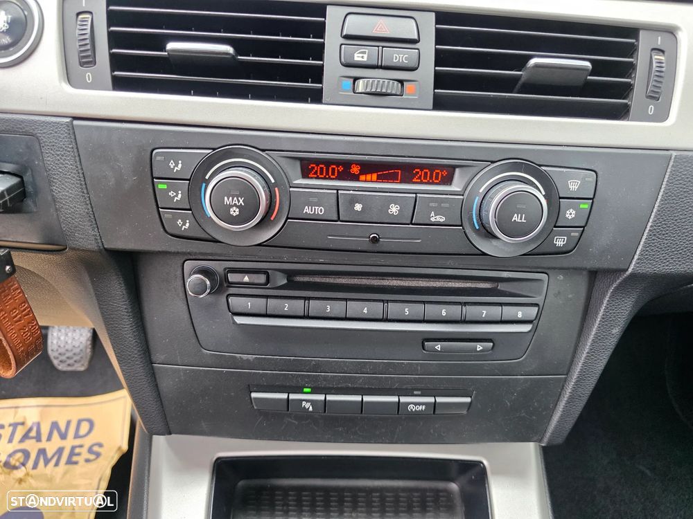 BMW 318 d Sport Line - 23