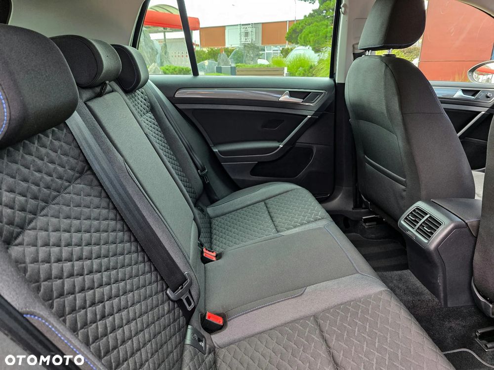 Volkswagen Golf 2.0 TDI SCR Highline - 4