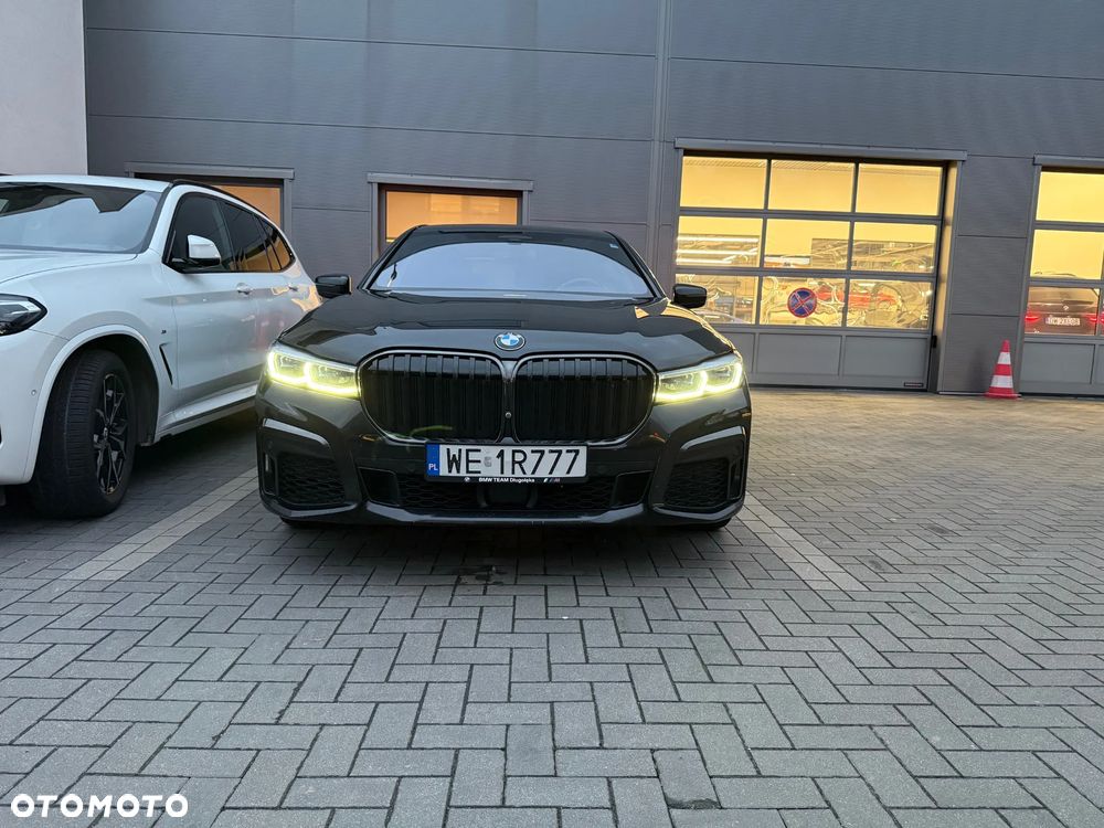 BMW Seria 7 750i xDrive - 1