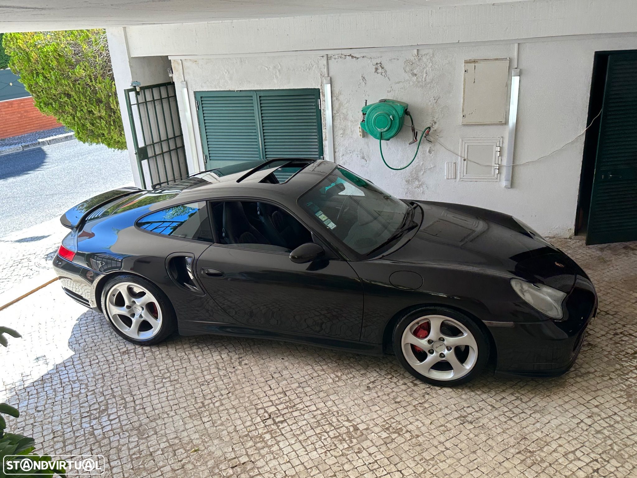 Porsche 911 (996) Turbo - 1