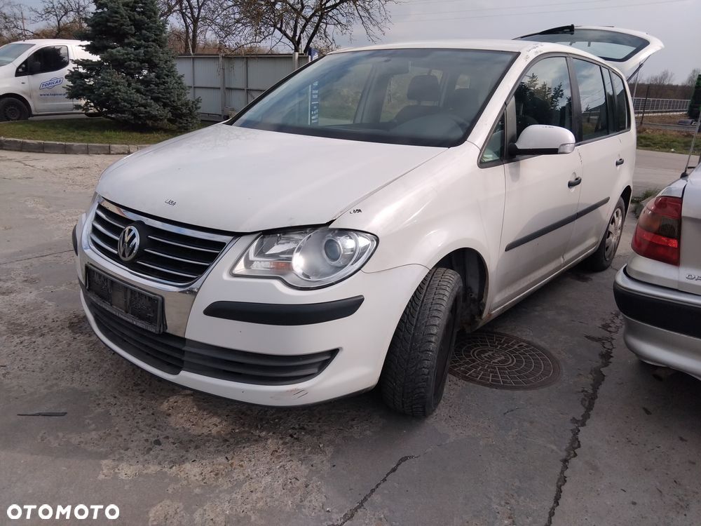 VW Touran 06- lift z silnikiem 1,9 tdi Bls i skrzynią man. 6 biegów lakier kod LB9A - 4