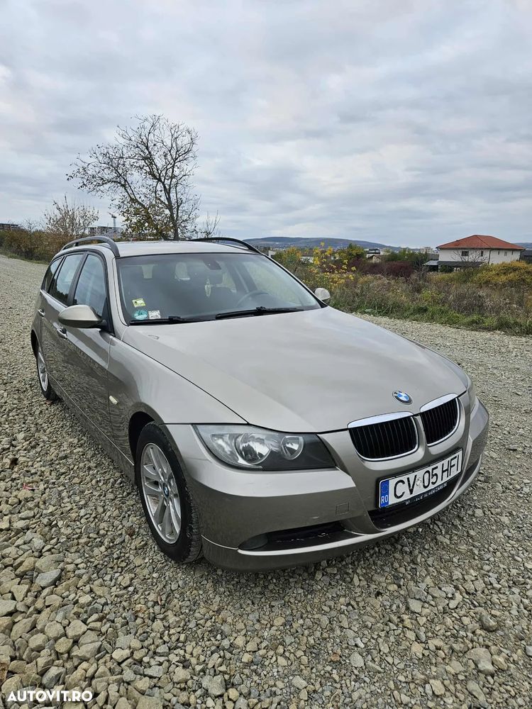 BMW Seria 3 318d DPF Touring - 1