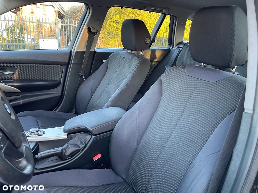 BMW Seria 3 318d Blue Performance Modern Line - 24