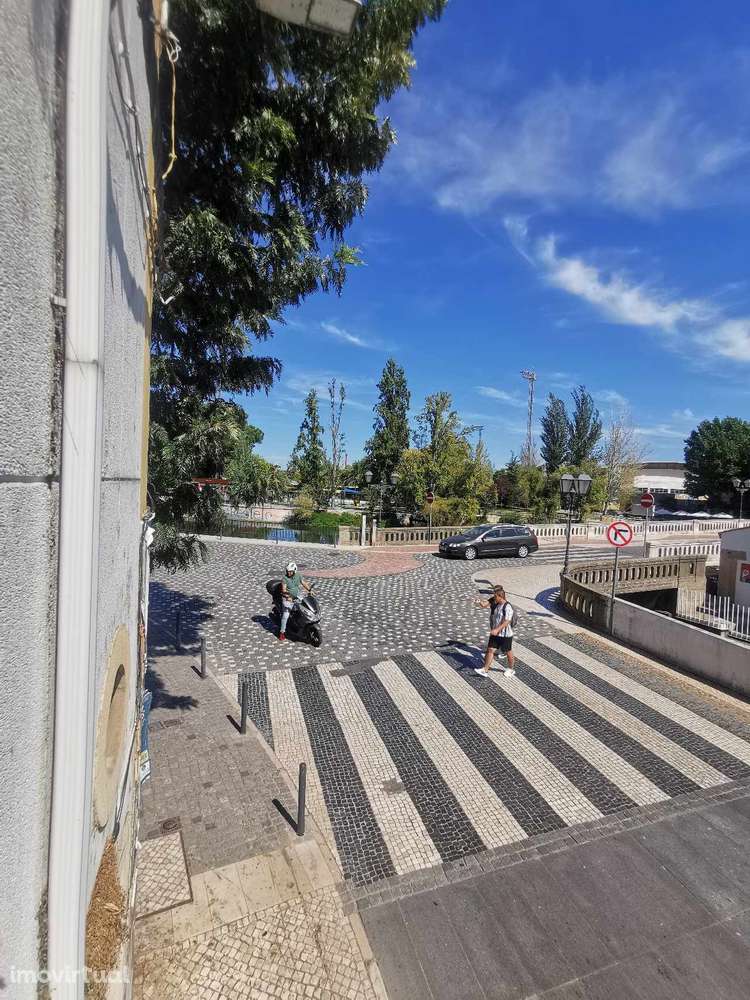 Prédio com localização de excelência na cidade de Tomar - P2986/23 - Grande imagem: 4/23