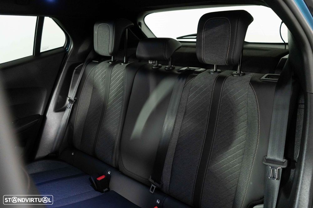 Peugeot e-2008 54 kWh Allure - 11