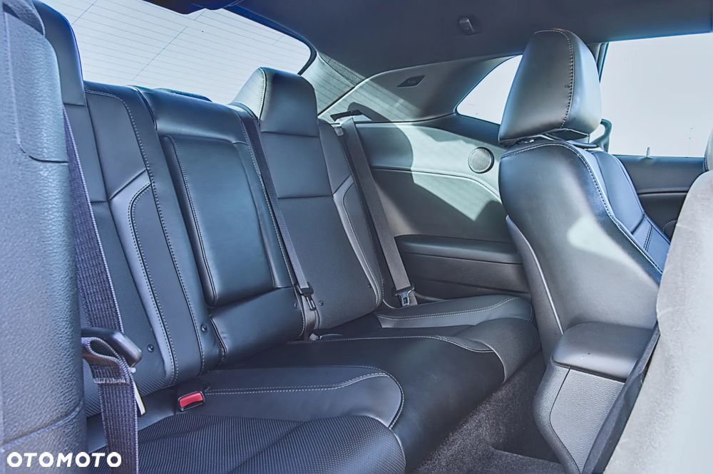 Dodge Challenger 5.7 R/T - 8