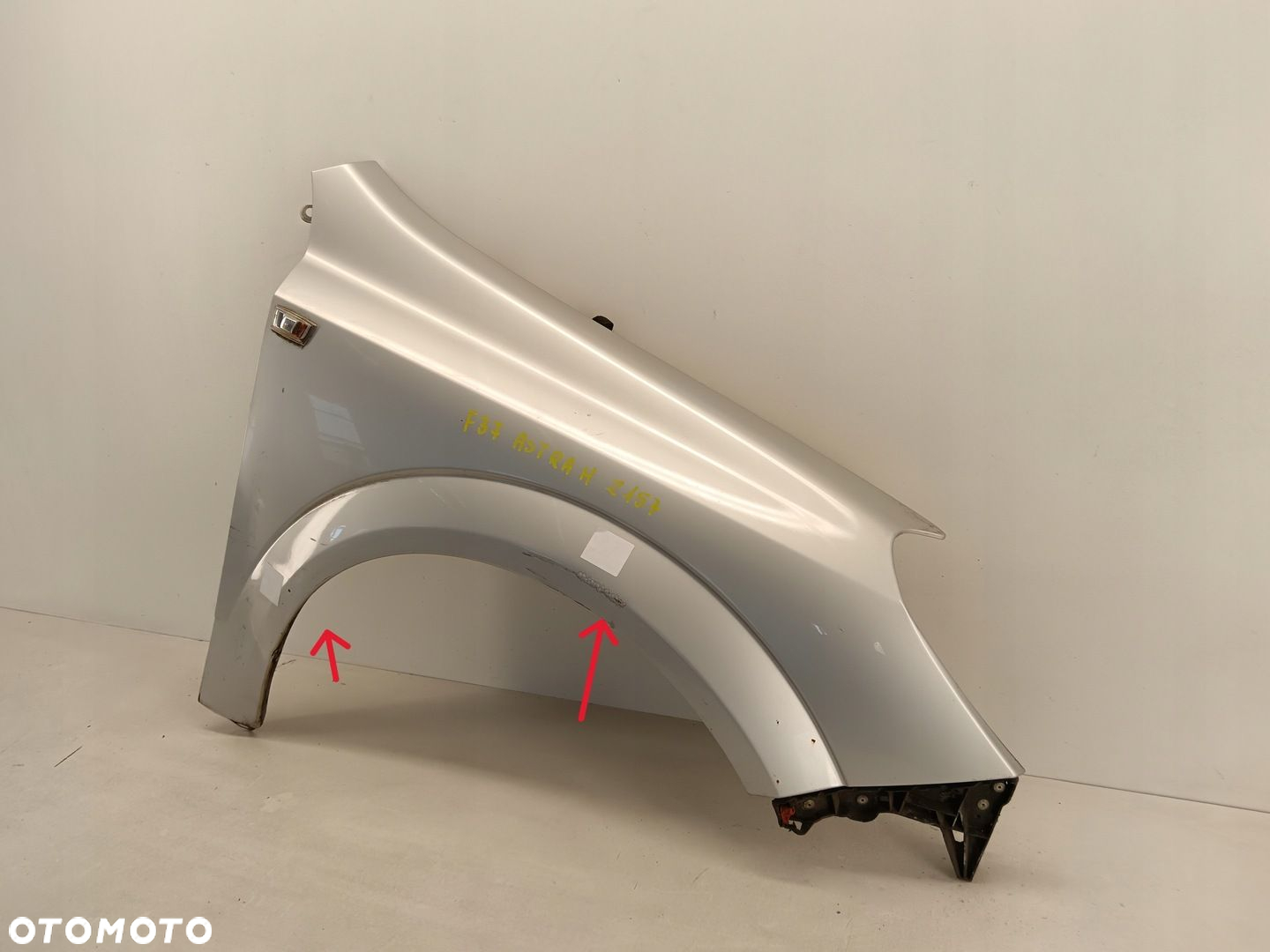 BŁOTNIK PRAWY PRZEDNI OPEL ASTRA III H 04-09 Z157 - 2