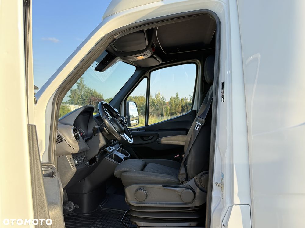 Mercedes-Benz Sprinter - 18