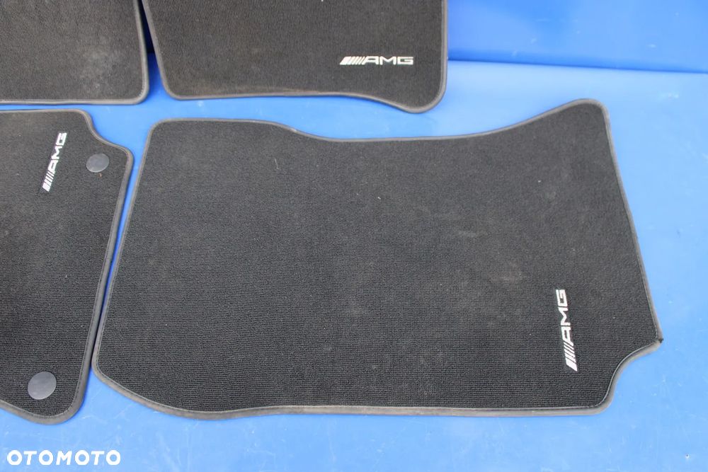 Komplet oryginalnych dywaników AMG OE Mercedes CLS W218 C218 A2126803748 UK - 3