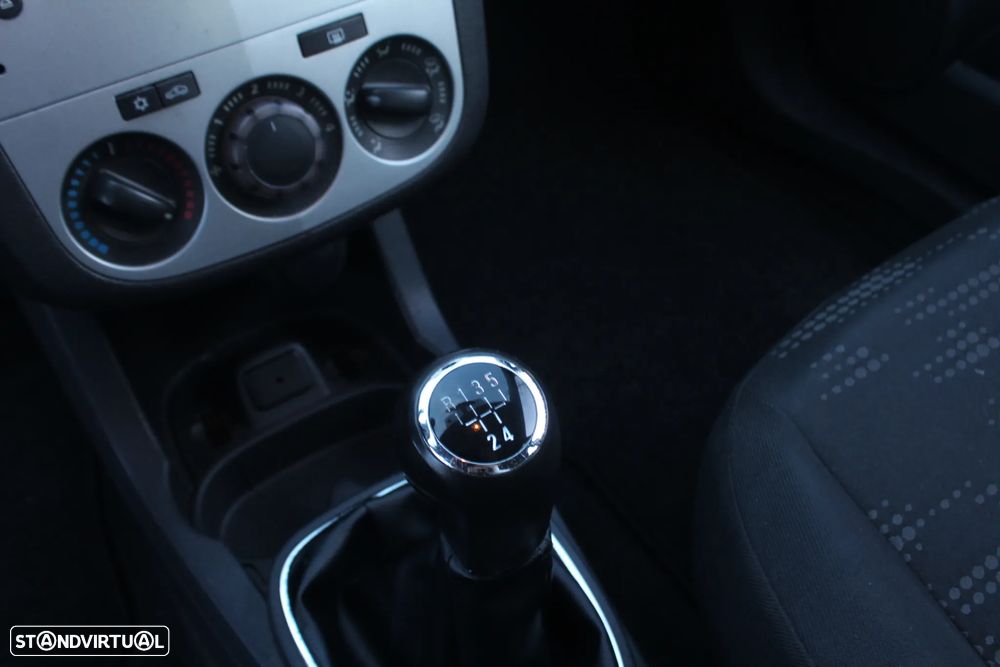 Opel Corsa 1.2 City S/S - 29