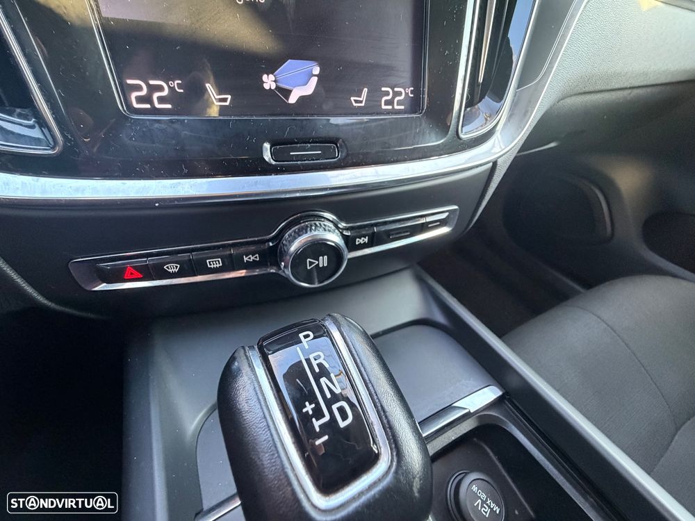 Volvo V60 D3 Geartronic Momentum Core - 14
